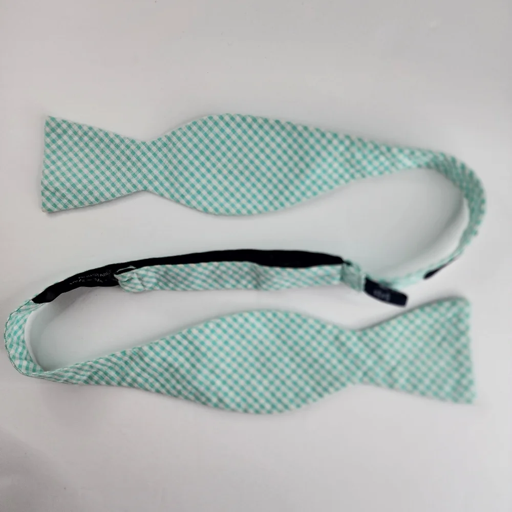 SADDLEBRED Green Self-Tie Bow-Tie.